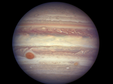 Des jets de vapeur d'eau s'échapperaient d'une des lunes de Jupiter
