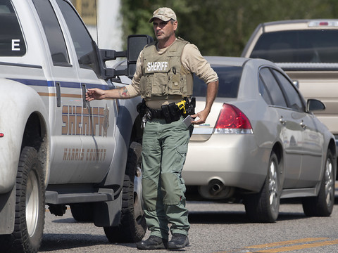 Texas: il abat dix personnes au lycée avec les armes de son père