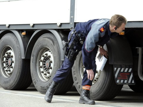 Poids lourds: le nombre d'infractions aux règles de sécurité explose