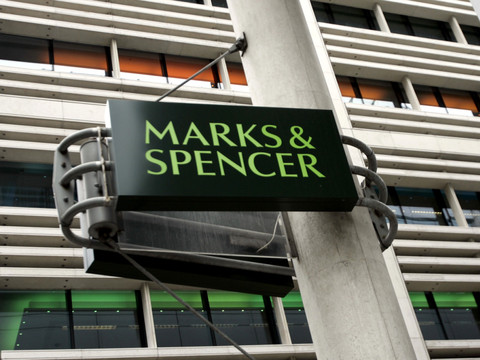 Marks & Spencer va fermer des dizaines de magasins (presse)