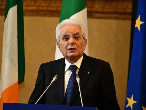 Le président italien prend une journée de réflexion sur le gouvernement