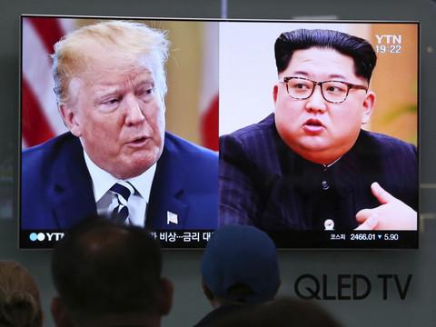 Trump annonce dans une lettre à Kim que leur sommet n'aura pas lieu