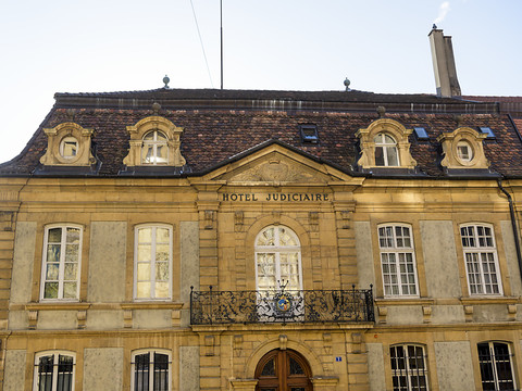 Neuchâtel et ses voisines devront revoter sur la fusion