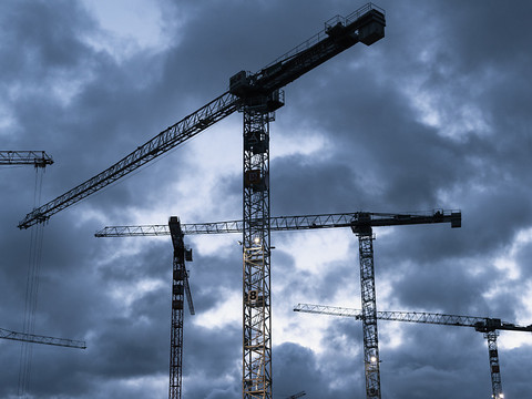 Une grue de chantier tombe sur un train dans le canton d'Argovie