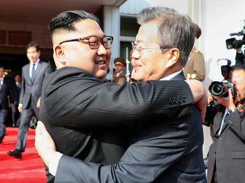 Réunion entre les deux Corées, peut-être un sommet Trump-Kim