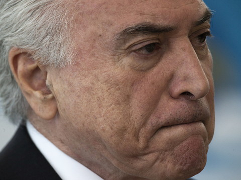 Le président brésilien cède aux routiers en grève