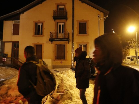 Aide aux migrants: procès de militants suisses et italien renvoyé
