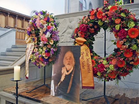 Proches, marginaux et autorités ont rendu hommage au pasteur Sieber