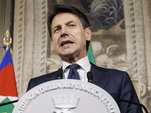 Populistes italiens au pouvoir avec Conte comme premier ministre