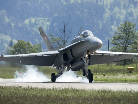 Les F/A-18 ne font pas trop de bruit à Meiringen (BE)