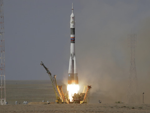 Trois astronautes ont décollé vers l'ISS à bord d'une fusée Soyouz