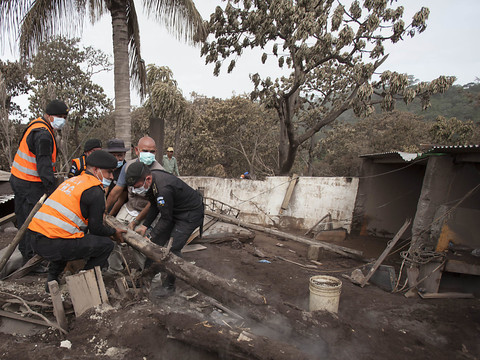 Éruption volcanique au Guatemala: le bilan s'alourdit à 100 morts