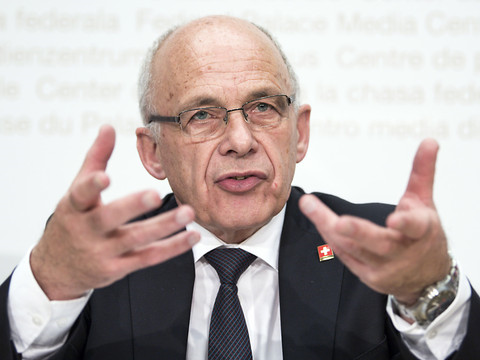 Le Conseil fédéral menace d'imposer des contre-mesures