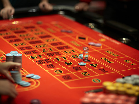 La loi sur les jeux d'argent plébiscitée par 72,9% de Suisses