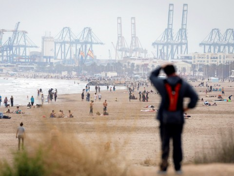 L'Espagne accepte de recevoir le navire de plus de 600 migrants