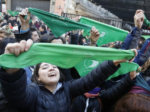En Argentine, vote historique en faveur du droit à l'avortement