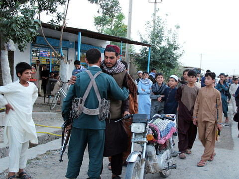 Trêve et fraternisation inédites entre talibans et soldats afghans