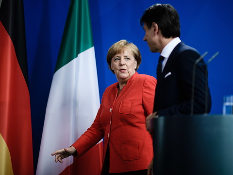 Berlin veut soutenir l'Italie sur l'immigration, dit Merkel