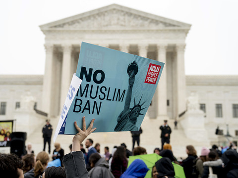 La Cour suprême valide le décret migratoire controversé de Trump