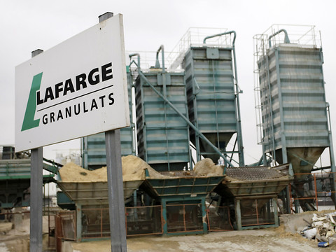 Lafarge mis en examen pour 