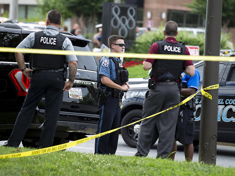 Un homme tire dans la rédaction d'un journal américain: cinq morts