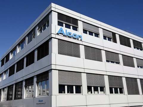 Novartis entend faire coter Alcon à Zurich et New York