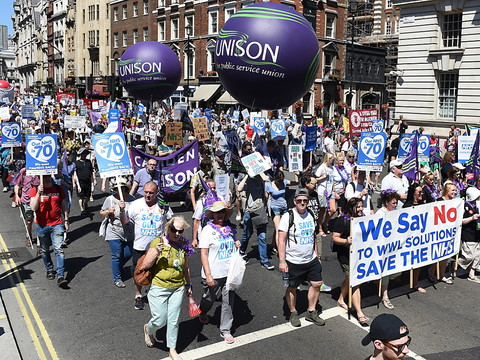 Manifestation en faveur du service public de santé à Londres
