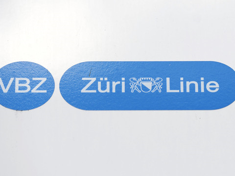 Blessés et arrestations lors d'un contrôle de billets à Zurich