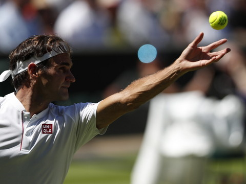 Federer appelé à intervenir auprès de son nouveau sponsor
