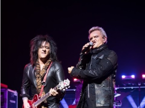 Billy Idol et Steve Stevens ou lorsque le guitariste fait son show