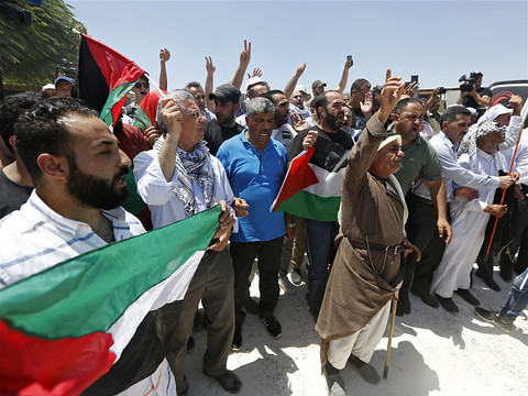 La démolition par Israël d'un village bédouin bloquée