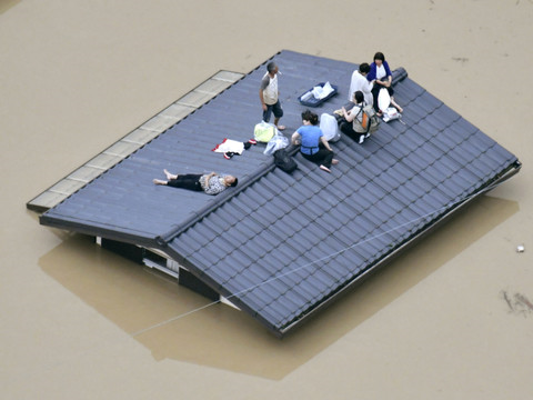Des pluies torrentielles au Japon font plus de 40 morts