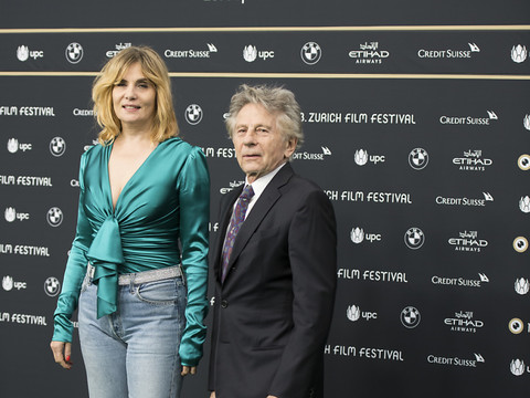 Emmanuelle Seigner défie l'Académie des Oscars qui a exclu Polanski