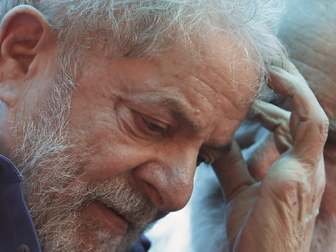 Un juge annule l'ordre de libération de l'ex-président Lula