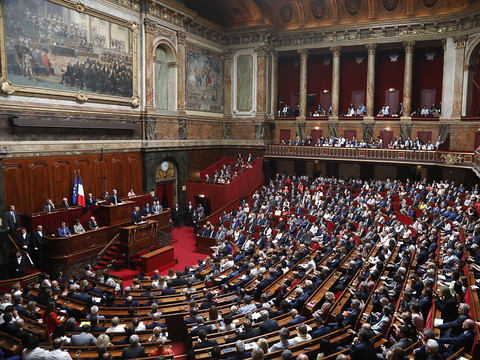 Dépenses publiques: Emmanuel Macron promet des choix forts