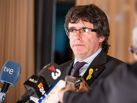 La justice espagnole suspend Puigdemont de ses fonctions de député régional