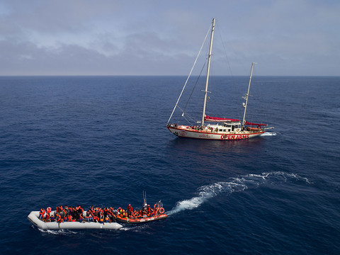 Les services vitaux de plus en plus inaccessibles aux migrants