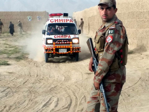 Attentat-suicide au Pakistan : au moins 128 morts