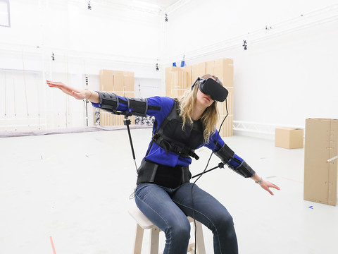 EPFL: les mouvements du torse pour piloter un drone