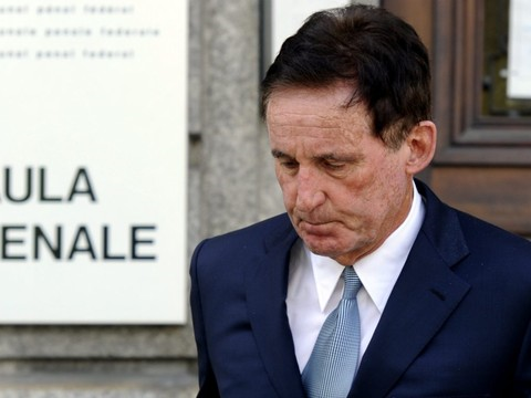 L'ex-banquier Holenweger réclame 16 millions de francs d'indemnité