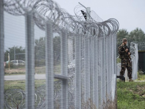 Après Washington, Budapest se retire d'un pacte sur les migrations