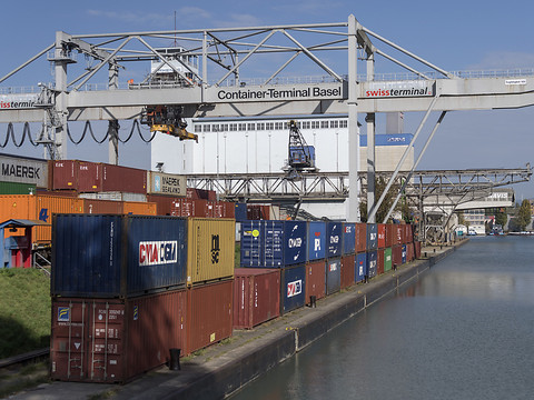 Le commerce extérieur suisse reste dynamique au 2e trimestre