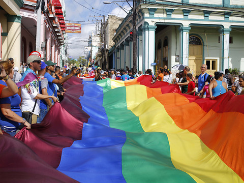 Cuba ouvre la voie au mariage homosexuel