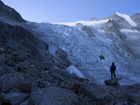 L’EPFL part explorer la vie microbienne au pied des glaciers