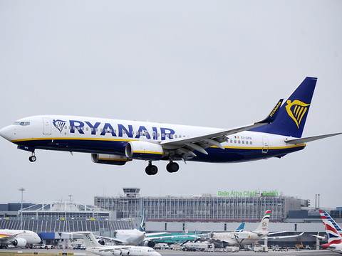 Ryanair réduit la voilure à Dublin et met en cause les grèves
