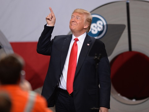 Donald Trump crie victoire dans son bras de fer avec Bruxelles