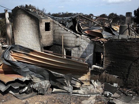 Le gouvernement dans le collimateur après les incendies