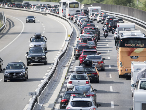 Embouteillages dans les deux sens au tunnel du Gothard