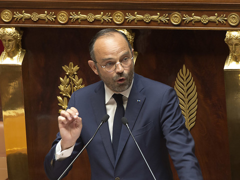 Le gouvernement franchit le cap de la censure de l'opposition
