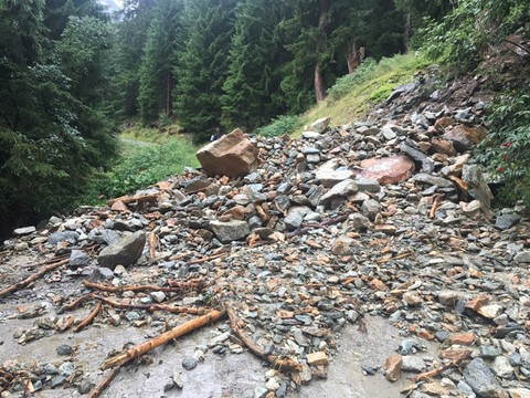 Coulées de terre dans les Grisons à cause des orages